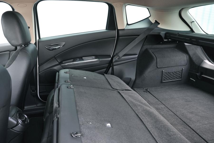  Chrysler Delta 2011 года  (фото 7 из 69)